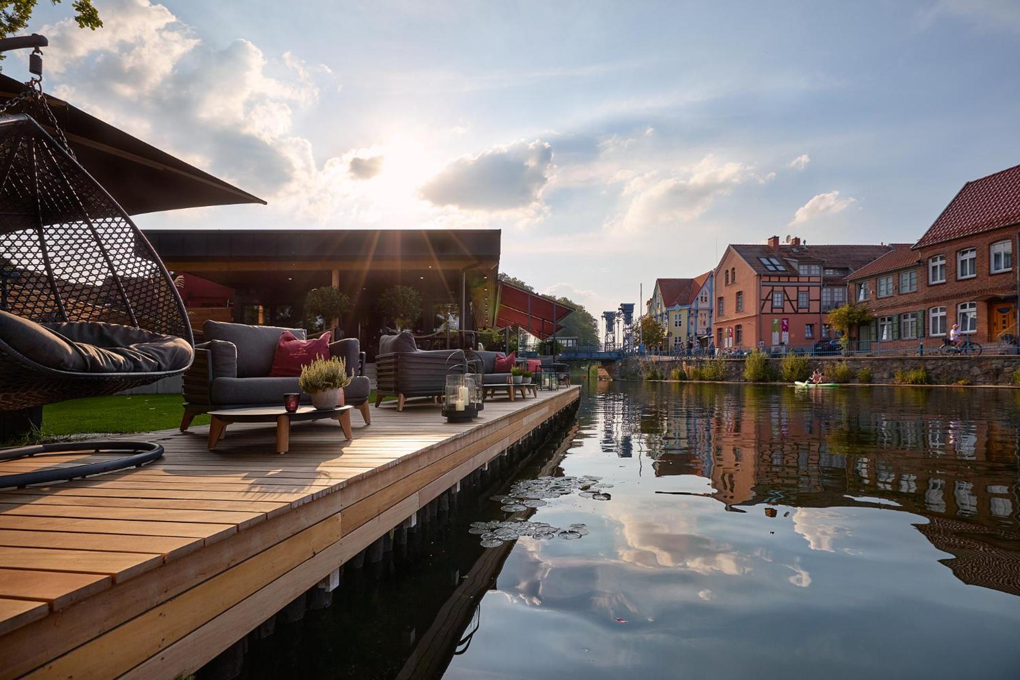 Hotel & Restaurant Fackelgarten Plau Am See Plau am See Exterior foto